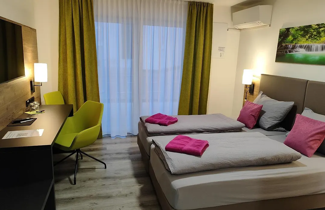 Hotel Gaestehaus Stock Zimmer Wasserfall-1